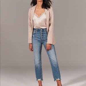 ABERCROMBIE ULTRA HIGH RISE STRAIGHT LEG JEAN